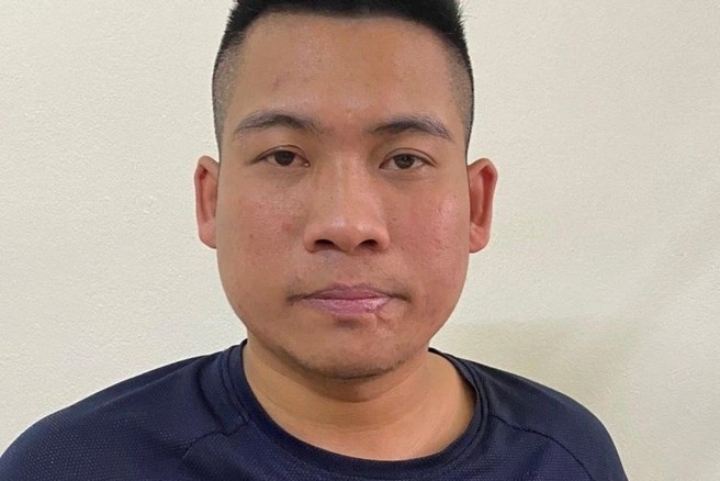 2 co gai Nga bi cuop dien thoai anh 1