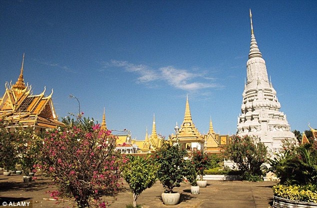 Cung điện hoàng gia là một trong những điểm đến được nhiều du khách yêu thích.