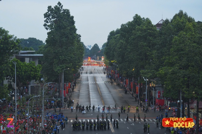 Tong duyet dieu binh A80 anh 42