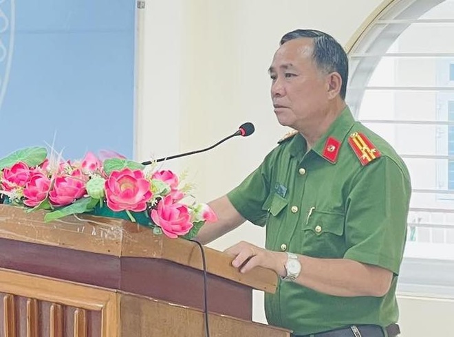 Nu sinh Vinh Long anh 1