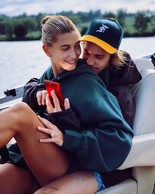 10 bức ảnh ngọt ngào nhất 2018 của vợ chồng Justin và Hailey Bieber - Sao  Hollywood