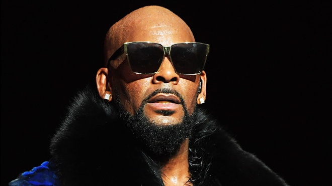 R. Kelly bị truy tố 10 tội về lạm dụng tình dục trẻ vị thành niên sau khi  lộ 2 băng sex - Sao Hollywood | Znews.vn