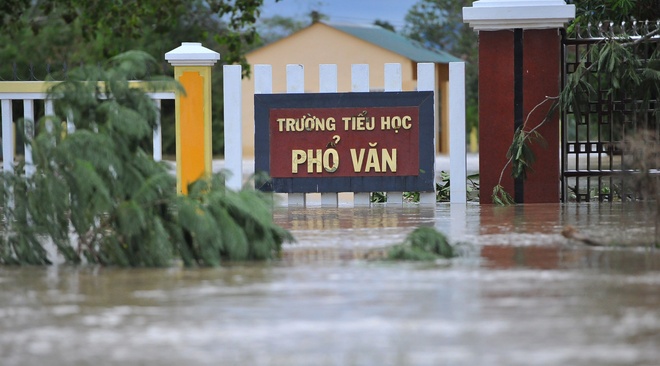 lu tren song Vu Gia vuot dinh lich su anh 7