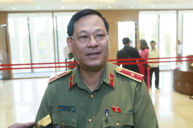 chat van Bo truong Noi vu ve bo nhiem nguoi than anh 8