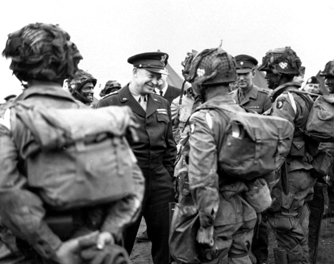 Eisenhower lên kế hoạch vụ Trân Châu Cảng chỉ với chiếc máy ...