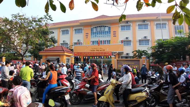 bua an ban tru Tran Thi Buoi anh 1