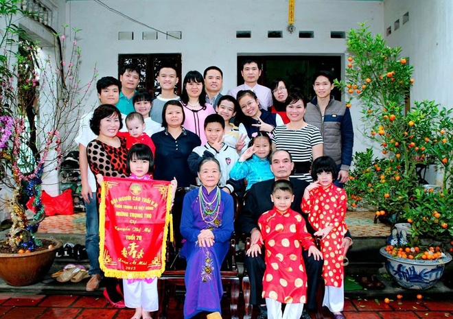 ky uc,  sum vay,  ngay Tet anh 1
