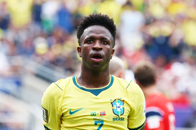 Liverpool gây sốc với Vinicius