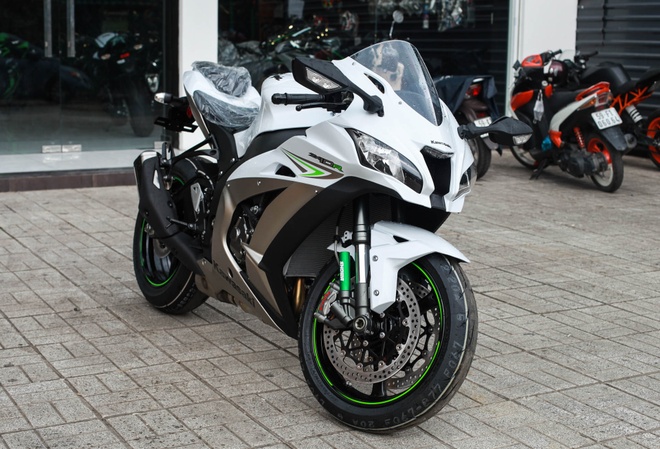 Kawasaki Ninja ZX 10R 2017 đầu tiên về Việt Nam - Xe máy