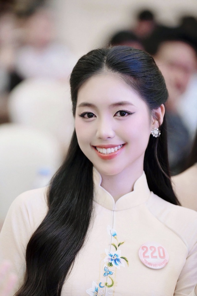 Nhan sắc Á hậu Việt Nam Châu Anh | Znews.vn