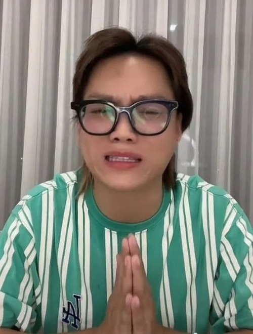 Phạm Thoại bị yêu cầu cắt sóng - Giải trí