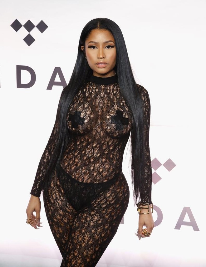 Trước khi tuyên bố giải nghệ, Nicki Minaj hay diện đồ khoe ngực quá đà -  Thời trang sao