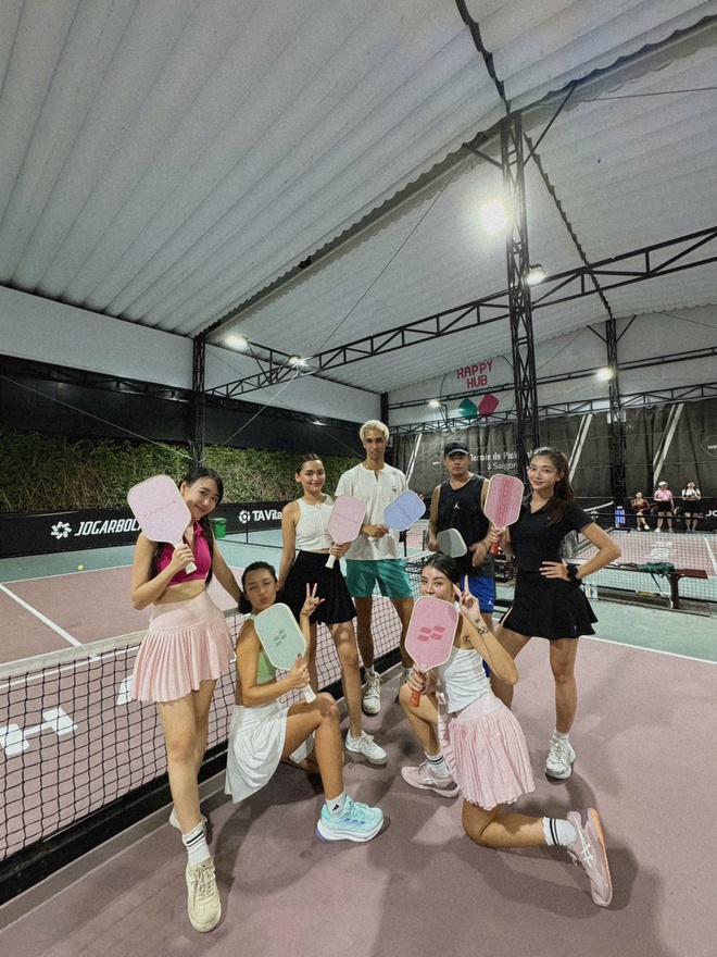 san pickleball TPHCM,  hot girl pickleball,  check-in pickleball,  thue san pickleball,  trang phuc pickleball,  san pickleball,  giai pickleball,  the thao xu huong anh 1