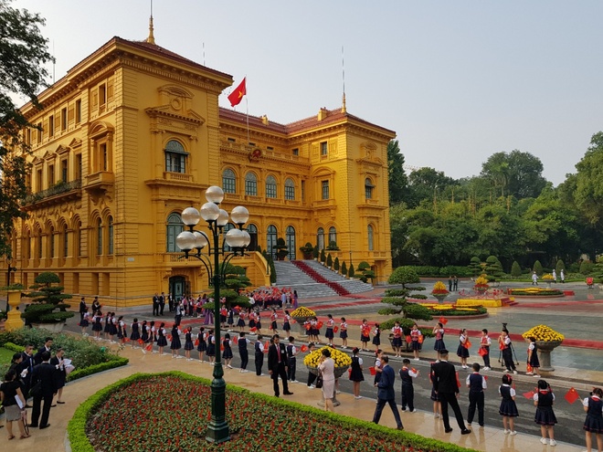 Tap Can Binh tham Viet Nam anh 1