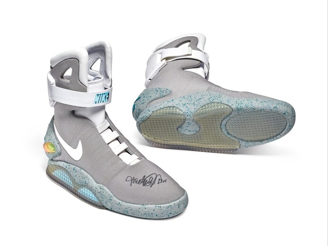 Nike air mag giá best sale