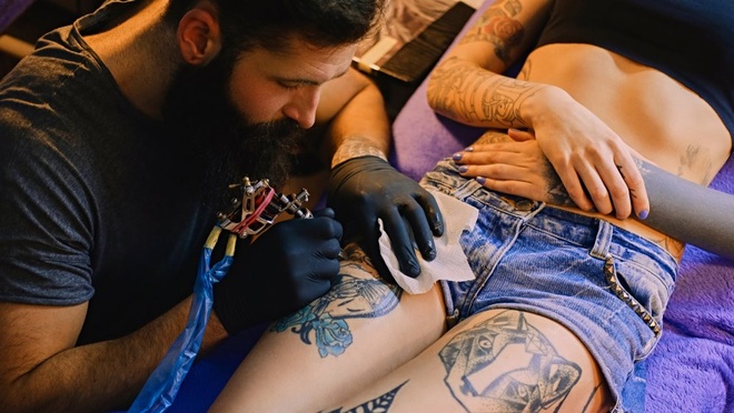 Các cách giảm đau hữu hiệu khi xăm - Cường Tattoo Salon- Dia chi xam hinh  tai Quang Ngai