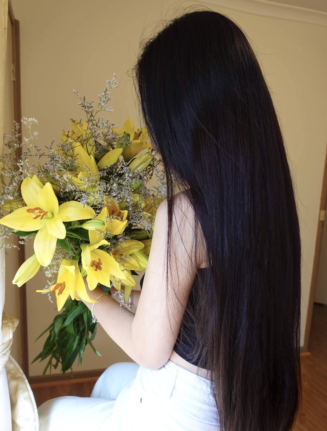 Cô gái sở hữu mái tóc xù độc nhất Việt Nam, từng bị nhiều người trêu chọc  và giờ tự hào vì cái khác biệt của chính mình