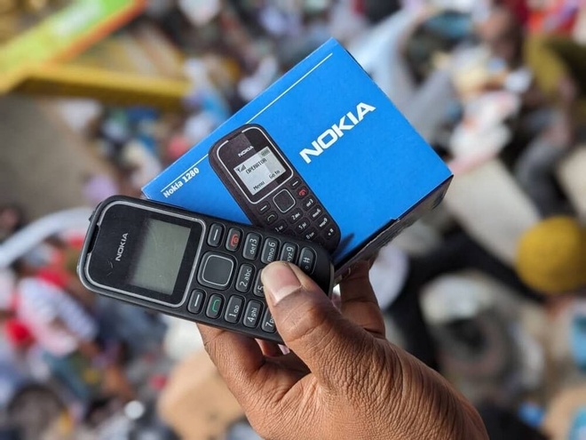 QC] Nokia 106 - sự trở lại đầy tiếng vang của dòng điện thoại “cục gạch”  nổi danh một thời