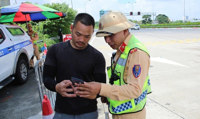 Thay đổi đáng chú ý về giấy tờ trên VNeTraffic