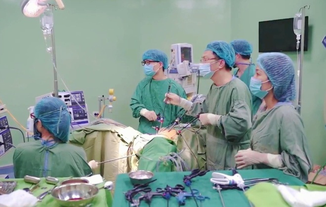 Thai trong ngoai tu cung anh 1