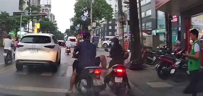 Xe may huc phu nu anh 1 Xe may huc phu nu anh 1