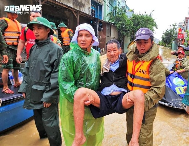 Lu lut Nam Trung Bo anh 1