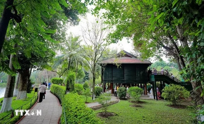 Ho Chi Minh anh 1