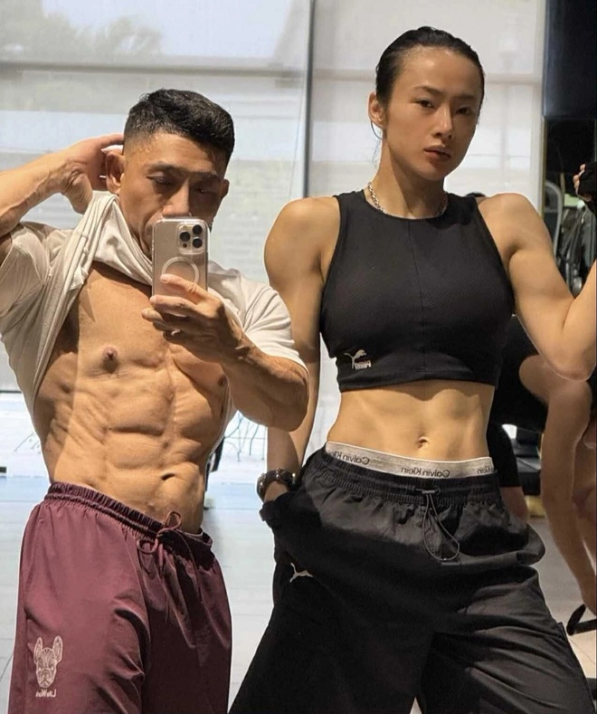 ANGELA PHƯƠNG TRINH THUỞ XƯA VỚI PHONG CÁCH NỮ TÍNH DỊU DÀNG