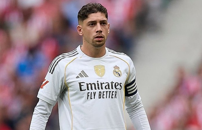 Real từ chối mức giá kỷ lục dành cho Valverde - Thể thao