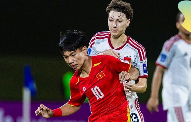 U17 Việt Nam thi đấu với tinh thần không bỏ cuộc.