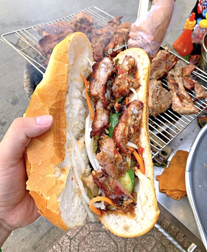 BÁNH MÌ THỊT NƯỚNG TẠI NHÀ VỚI NGUYÊN LIỆU ƯỚP VÀ NƯỚNG CHI TIẾT
