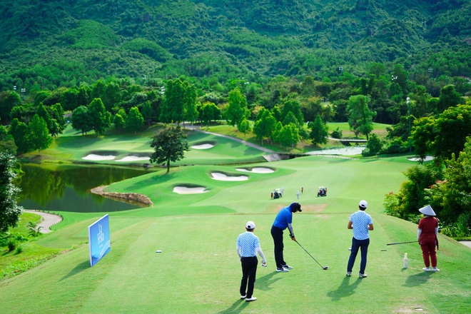 5 sân golf đủ mức giá cho cuộc vui từ Bắc vào Nam