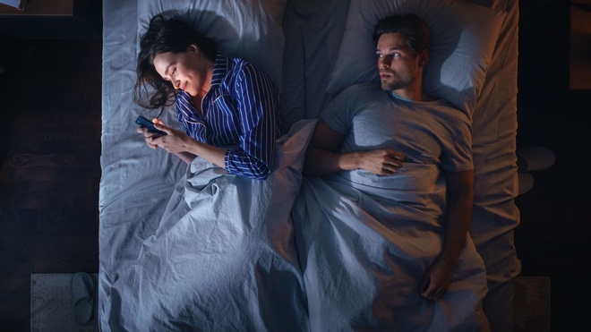 Thả tim' ảnh người lạ trên mạng xã hội có phải ngoại tình ...