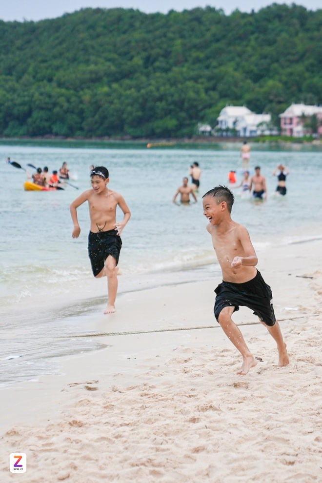 Khach quoc te anh 4