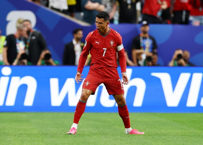 Ronaldo rực sáng trong trận thắng 5-0 của Bồ Đào Nha | Znews.vn