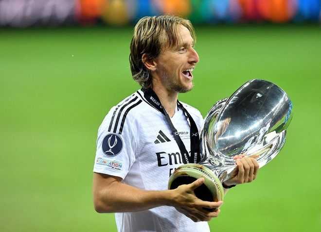 Modric gây áp lực cho HLV Alonso - Thể thao