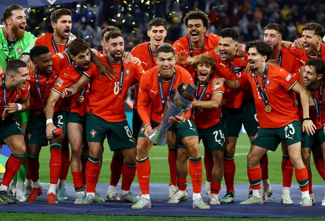 Ronaldo: 'Có phải gãy chân vì đội tuyển, tôi cũng sẵn sàng' - Thể thao
