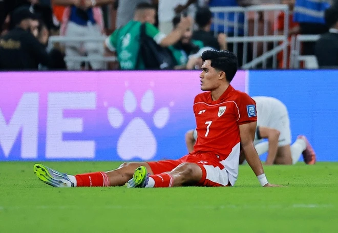 Cầu thủ Indonesia đổ gục khi mất vé dự World Cup 2026 - Thể thao