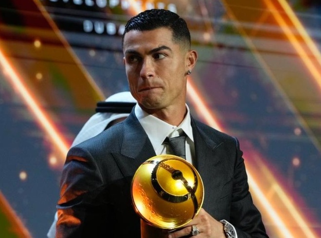 Ronaldo thắng giải kh&ocirc;ng thuyết phục? | Znews.vn