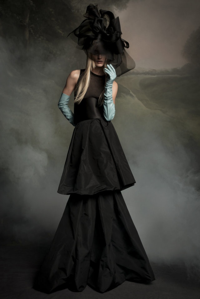 Váy cưới màu đen - Thời trang Sao