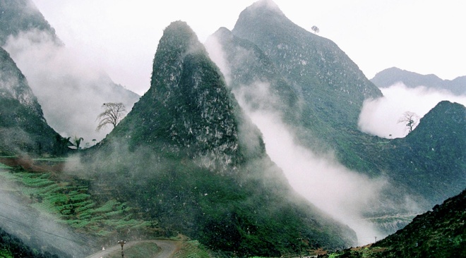 Vi sao Quy Mon Quan '10 giac ngoai xam den, chi mot tro ve'? hinh anh