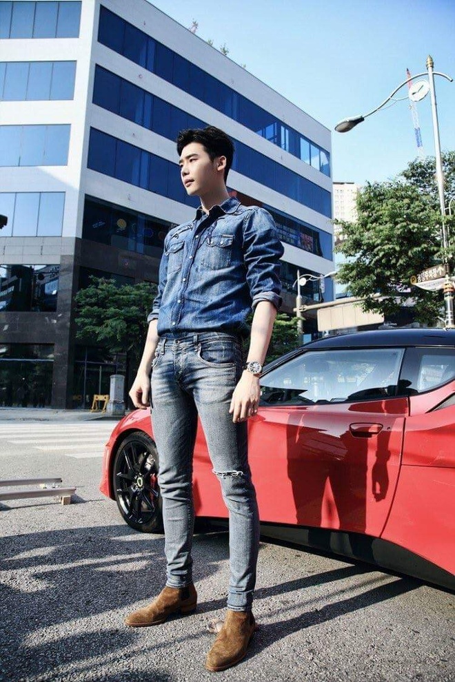 Lee Min Ho đẹp trai siêu cấp với vest đen, hé lộ cuộc sống sang chảnh bên  dàn 