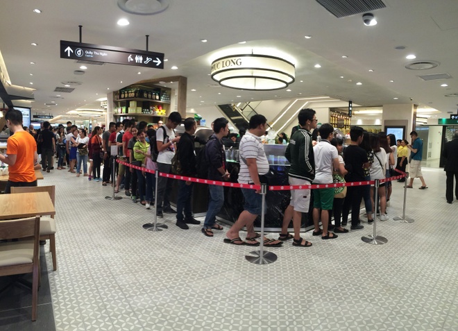PHÚC LONG SAIGON CENTER TƯNG BỪNG KHAI TRƯƠNG CỬA HÀNG THỨ 55