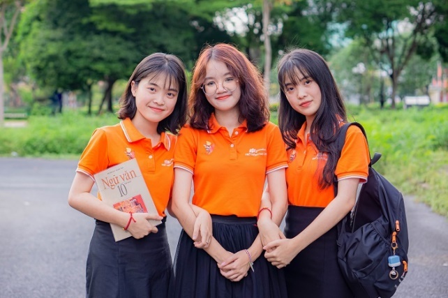 tuyen sinh,  hoc nghe anh 1