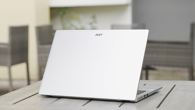 Acer Swift Go 14 AI anh 1