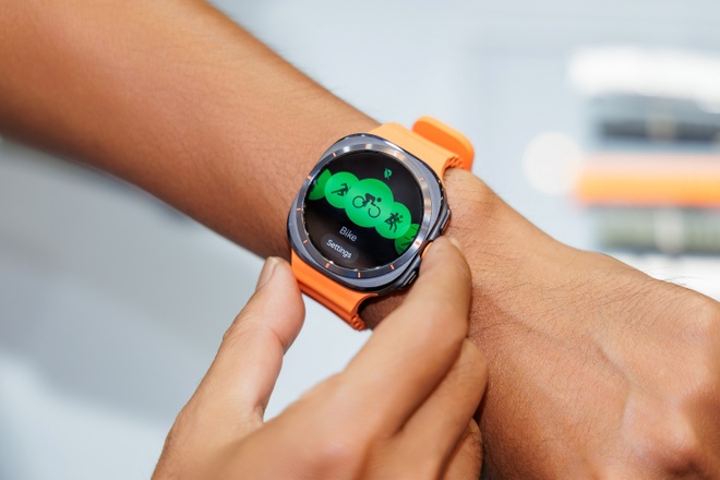 Galaxy Watch Ultra,  Galaxy Watch7 anh 2