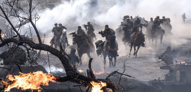 12 Strong': Câu chuyện 12 lính Mỹ chống lại Taliban trên lưng ngựa - Phim  chiếu rạp