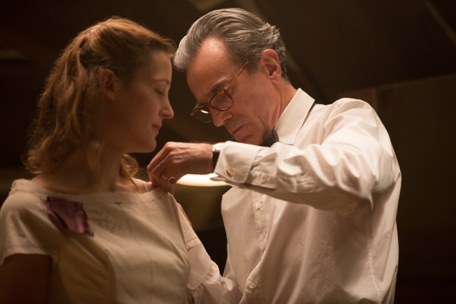 Phantom Thread': Lời tạm biệt xứng đáng của Daniel Day-Lewis - Phim chiếu  rạp
