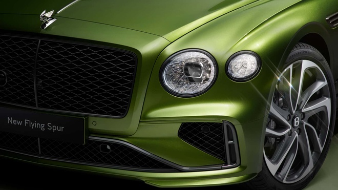 Bentley Flying Spur 2025 - siêu sedan mạnh 771 mã lực