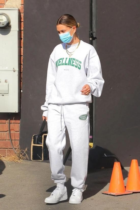 Gái xinh mặc quần thể thao - Xu hướng thời trang năng động và quyến rũ